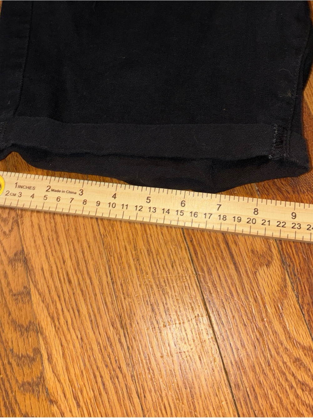 Old Navy Black Women's Bermuda Shorts - Cuffed Hem - Picture 7 of 10